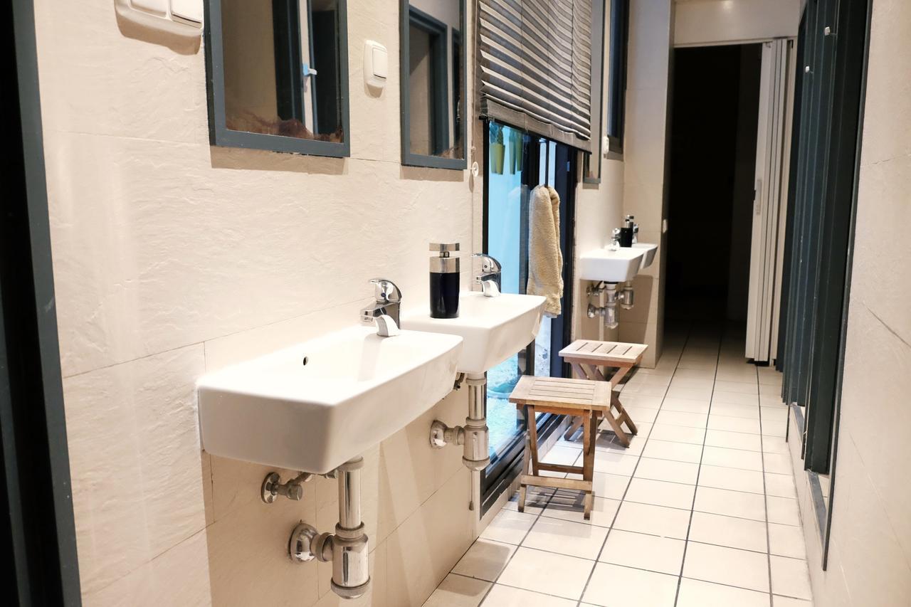 Alternative Creative Youth Hostel Барселона Екстериор снимка